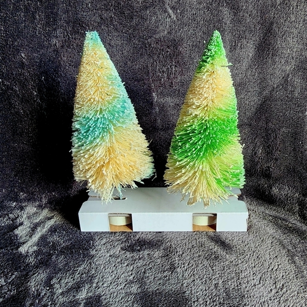 NWT Target 2pc 6" Sisal Bottle Brush Tree Christmas Figurine Set Green / Blue
